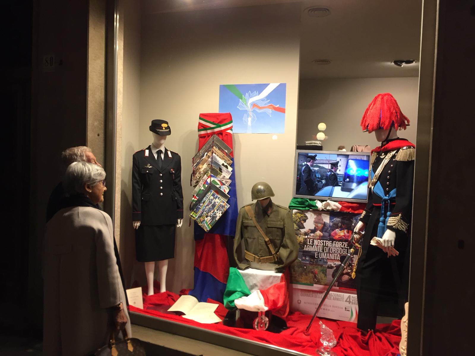 CARABINIERI IN VETRINA A VENEZIA PER LA FESTA DELLE FORZE ARMATE